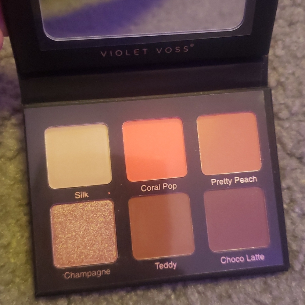 Violet Voss eyeshadow palette
